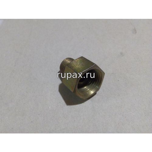 Фото Штуцер шланга подачи масла к турбокомпрессору на двигатели STX275, STX280, STX325, STX330 CASE (КЕЙС, КЭЙС) Штуцер трубки турбины на CASE STX275, STX280, STX325, STX330